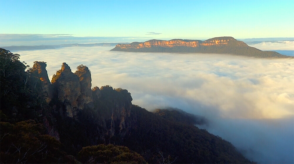 Blue Mountains swirling valley mists Blue Mountains swirling valley mists